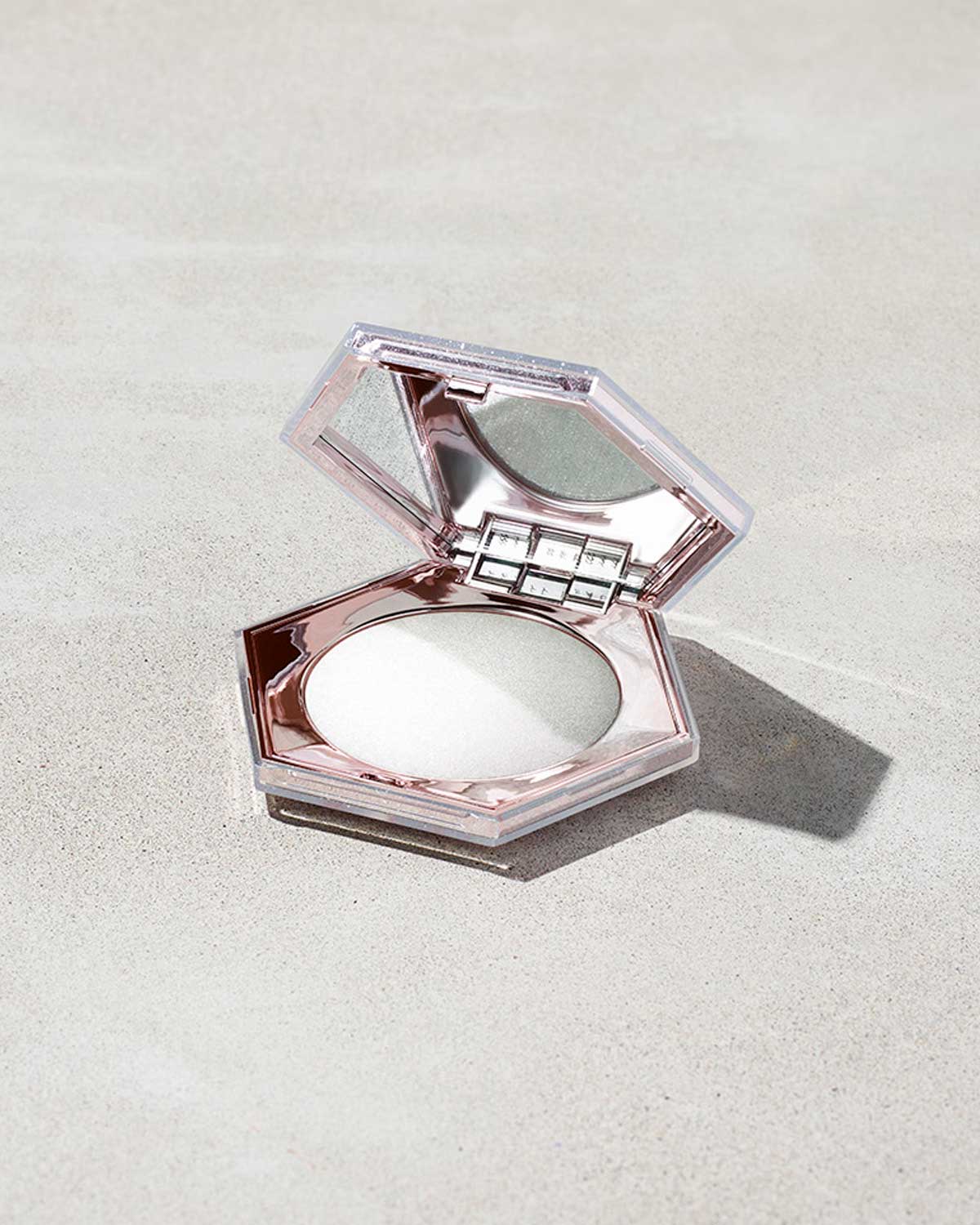 Fenty Beauty - Diamond Bomb Highlight 8g