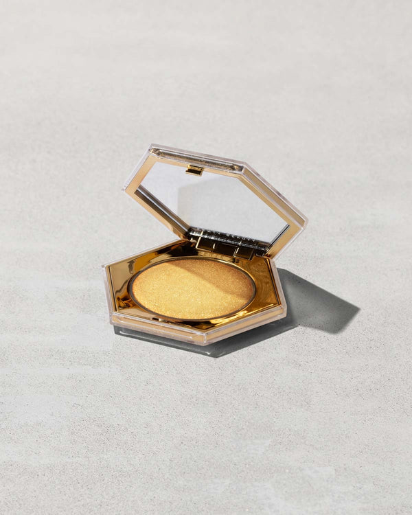 Fenty Beauty - Diamond Bomb Highlight 8g – Isabela Cosmetics Mx