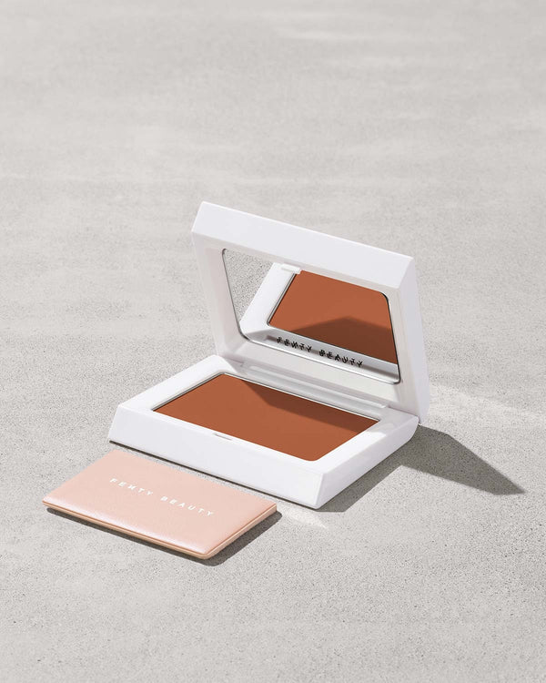 Fenty Beauty - Bright Fix (Polvo fijador compacto) 7.95g