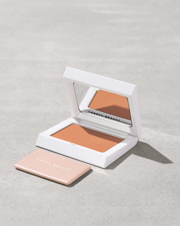 Fenty Beauty - Bright Fix (Polvo fijador compacto) 7.95g